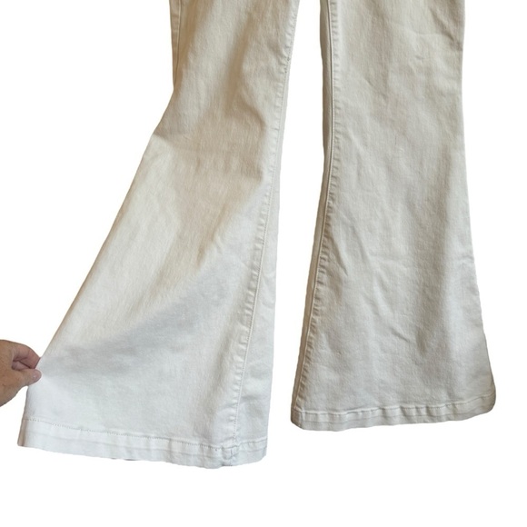 Free People Venice Beach Flare in Worn White, Size 32 - Picture 5 of 12